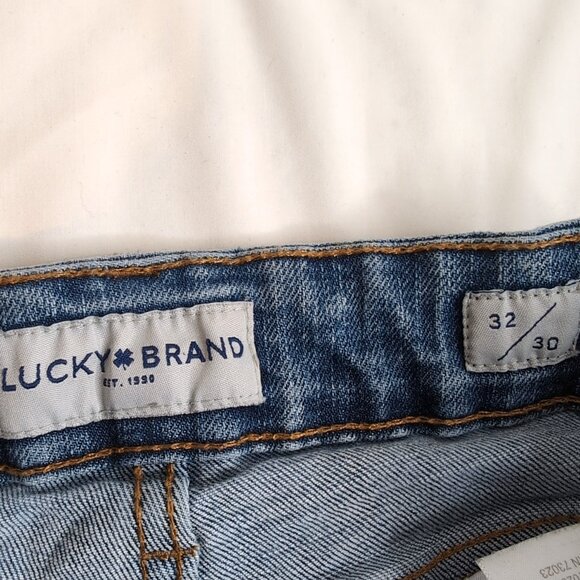 Lucky Brand Vintage Straight Denim Jeans Women's Style 2416-3966-2204, Size 32/3 - Picture 4 of 8